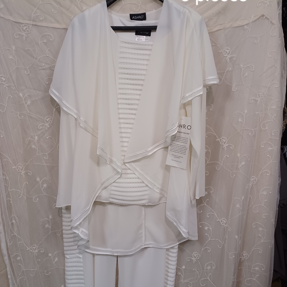 Ashro White Layered Outfit